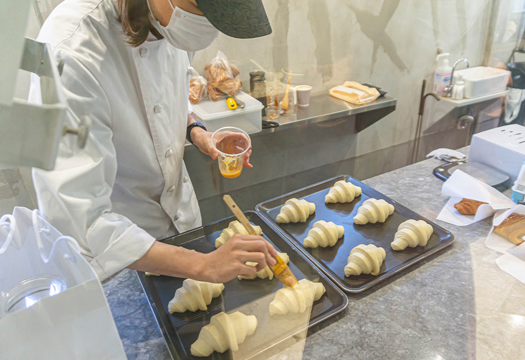キッチン担当佐藤さん「おいしさ届けます」